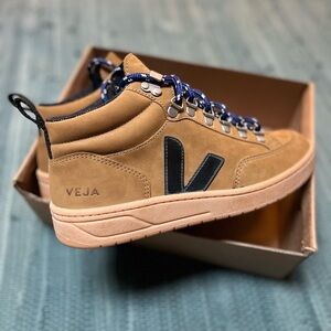 Veja Roraima Nuback Sneakers - Tent Black - 39